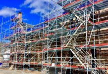 Безопасность стройки: выбираем рамные леса